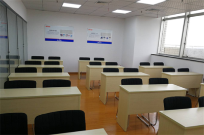 華秦教育 開創(chuàng)教育信息服務新篇章